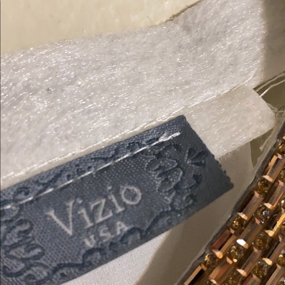 Beautiful top - Picture 3 of 4